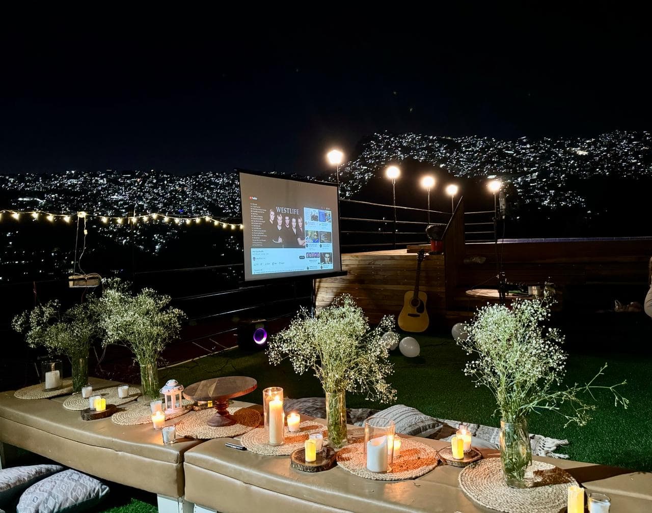 Rooftop restaurant dining at Hotel Ransam